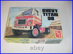 125 AMT Chevy Titan 90 Tractor Model Kit WithBox