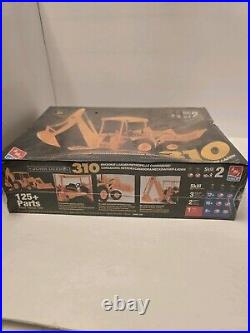 125 Scale AMT Ertl 15043 John Deere 310 Backhoe Loader Sealed Box Shows Wear