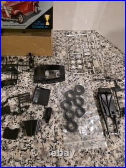 1932 Model B Ford The Deuce 1/25 Model Kit AMT Vintage MIB NEW Unbuilt