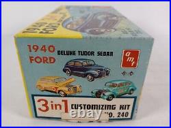 1940 Ford Deluxe Tudor Sedan AMT 125 Model Kit 240 Parts Lot