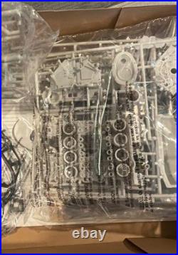 1957 Corvette Fuel-Injected 283 Small Block 16 Model Kit AMT Pro Shop Open Box