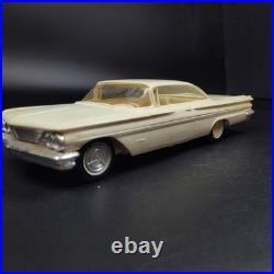 1960 PONTIAC BONNEVILLE VINTAGE AMT MPC 1/25 125 Model Car Kit