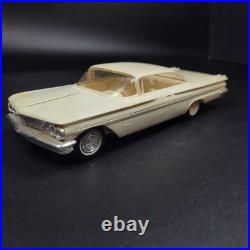 1960 PONTIAC BONNEVILLE VINTAGE AMT MPC 1/25 125 Model Car Kit