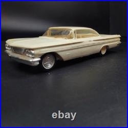 1960 PONTIAC BONNEVILLE VINTAGE AMT MPC 1/25 125 Model Car Kit
