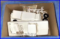 1963 FORD F-100 CAMPER PICK-UP AMT T295-200 Model Kit 125 Sealed Parts plus Box 1963 FORD F-100 CAMPER PICK-UP AMT T295-200 Model Kit 125 Sealed Parts plus Box