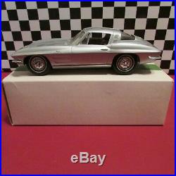 1964 Chevrolet Corvette Coupe, 1/25 scale Dealership promotional mode, Silver/grey