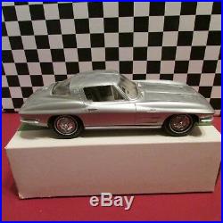 1964 Chevrolet Corvette Coupe, 1/25 scale Dealership promotional mode, Silver/grey