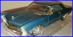 1965 Buick Riviera Clamshell Headlights Hardtop Professional Built Model Kit