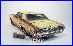 1965 Pontiac Grand Prix Pro Built Weathered Barn Find Junker Custom 1/25 AMT