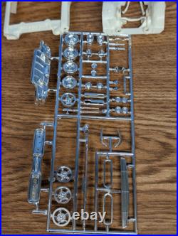 1965 Thunderbird Hardtop 1/25 Missing 1 Screw Unbuilt Vintage AMT Model