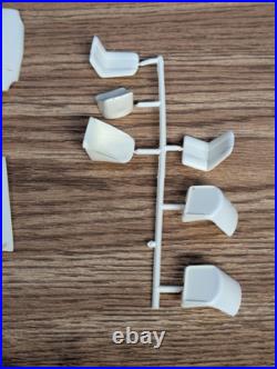 1965 Thunderbird Hardtop 1/25 Missing 1 Screw Unbuilt Vintage AMT Model