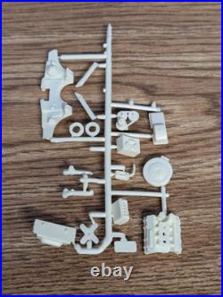 1965 Thunderbird Hardtop 1/25 Missing 1 Screw Unbuilt Vintage AMT Model