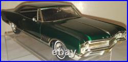 1966 Buick Woldcat 2 Door Hardtop Professional Built Screw Model Kit