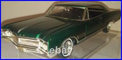 1966 Buick Woldcat 2 Door Hardtop Professional Built Screw Model Kit