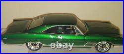 1966 Buick Woldcat 2 Door Hardtop Professional Built Screw Model Kit