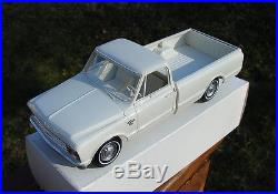 1967 CHEVROLET C10 FLEETSIDE PICKUP TRUCK PROMO MODEL WHITE AMT