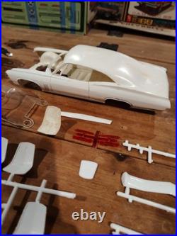 1968 AMT Chevrolet Impala SS 427 1/25th Model Kit