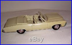 1968 Chevrolet Ss 427 Convertible Promo Model Car 1/24 Scale Amt