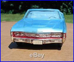 1968 Chevrolet Impala Convertible SS 427 AMT Promo Model Car 124 scale
