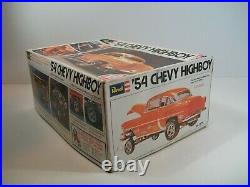 1973 AMT Plastic Model Kit'54 Chevy Highboy (H-1375) 125 Scale