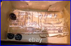 1977 CHEVY CAMARO T-TOP AMT 100 Vintage Model Kit