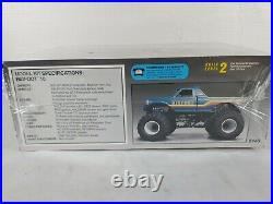 1993 AMT ERTL Bigfoot Monster Truck Ford Racing 125 Model Kit # 8149