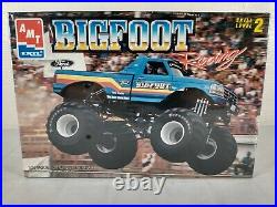 1993 AMT ERTL Bigfoot Monster Truck Ford Racing 125 Model Kit # 8149