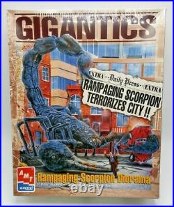 1996 Amt/ertl Set Of 3 Gigantics Diorama Scorpion Tarantula & Mantis Model Kits