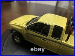1/20 Built AMT Nissan Hardbody 4WD SE Pickup