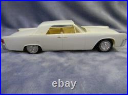 1/24 1961 Amt Original Issue Lincoln Continental White Annual Model Kit Built