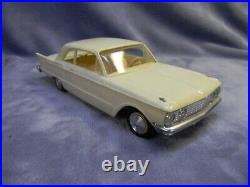 1/24 1961 Amt Original Issue Mercury Comet Sedan White Annual Model Kit Built