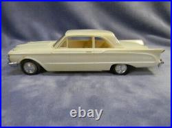 1/24 1961 Amt Original Issue Mercury Comet Sedan White Annual Model Kit Built