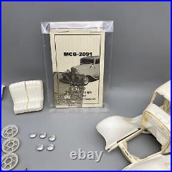 1/25 1932 Ford B Model Opening 4 Door Steering Works Hood Folds New Photo Etch