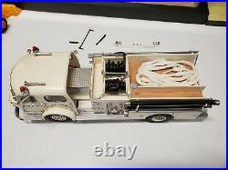 1/25 AMT Built Custom Firetruck Junkyard fraden 61 can't glue wheel on Left Neg