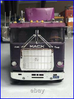 1/25 AMT Mack COE CruiseLiner Superior Fast Freight Junkyard built truck