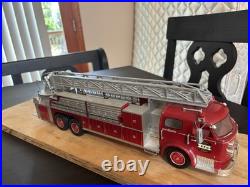 1/25 Built AMT American Lafrance Custom Ladder Build