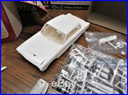 1/25 Original Amt 1962 Ford Falcon Unbuilt Model With Display Box Kit # S1062