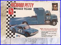 1/25 Richard Petty Race Team By AMT Nascar Very Rare
