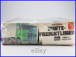 1/25 Scale Kit Vintage AMT T530 Consolidated White Freightliner SD Truck Tractor