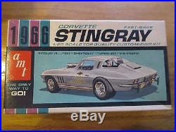 1/25 Vintage Original Amt 6926 1966 Corvette Stingray Fast-back Model Kit