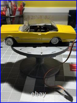 1/25 scale Lowrider model car with hydraulics, No switch Box, As is