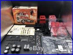 1/32 AMT BJ And The Bear Kit #5025 1980 Issue with extras from re-issue kit