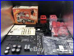 1/32 AMT BJ And The Bear Kit #5025 1980 Issue with extras from re-issue kit