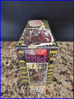 32 Ford Vicky Bonnie & Clyde 1/25 AMT T220-200 Model Kit MIB NEW