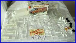 3-1970's-amt Custom Van Model Kits-chev-ford-huyer Hut-foxy Box-cuckoo Nest