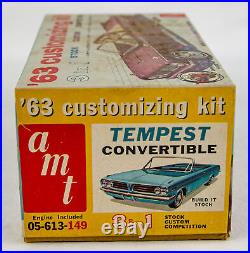 AMT 05-613-149 Pontiac Tempest Convertible 1963 Custom 125 Scale Model Car Kit