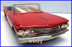 AMT 125 1960 Pontiac Bonneville Convertible Vintage John Klaver ProBuilt Model