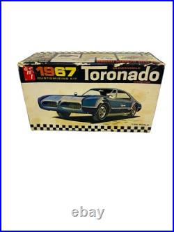 AMT 125 1967 Oldsmobile Toronado Hardtop Customizing Model Kit 6937-200 Vintage
