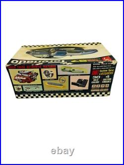 AMT 125 1967 Oldsmobile Toronado Hardtop Customizing Model Kit 6937-200 Vintage