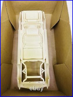 AMT 125 1967 Oldsmobile Toronado Hardtop Customizing Model Kit 6937-200 Vintage